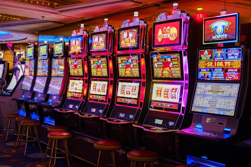 Mengarungi Dunia Slot Online: Memahami Aturan dan Pembayaran dengan Bijak